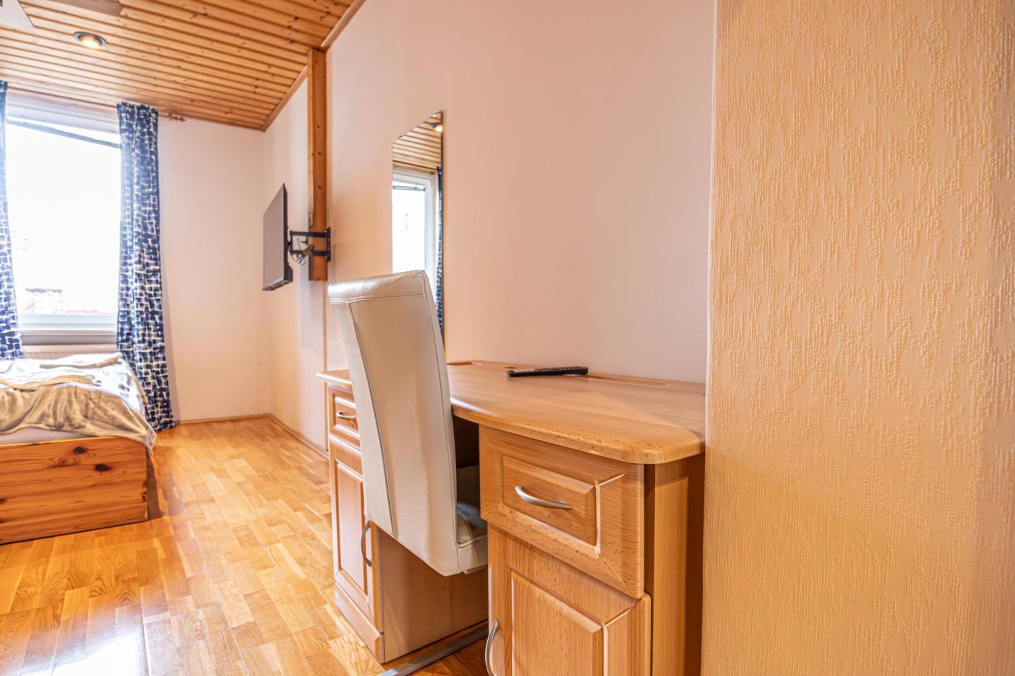Vienna's Finest Spacious 2br & 1lr Apartment Wien
