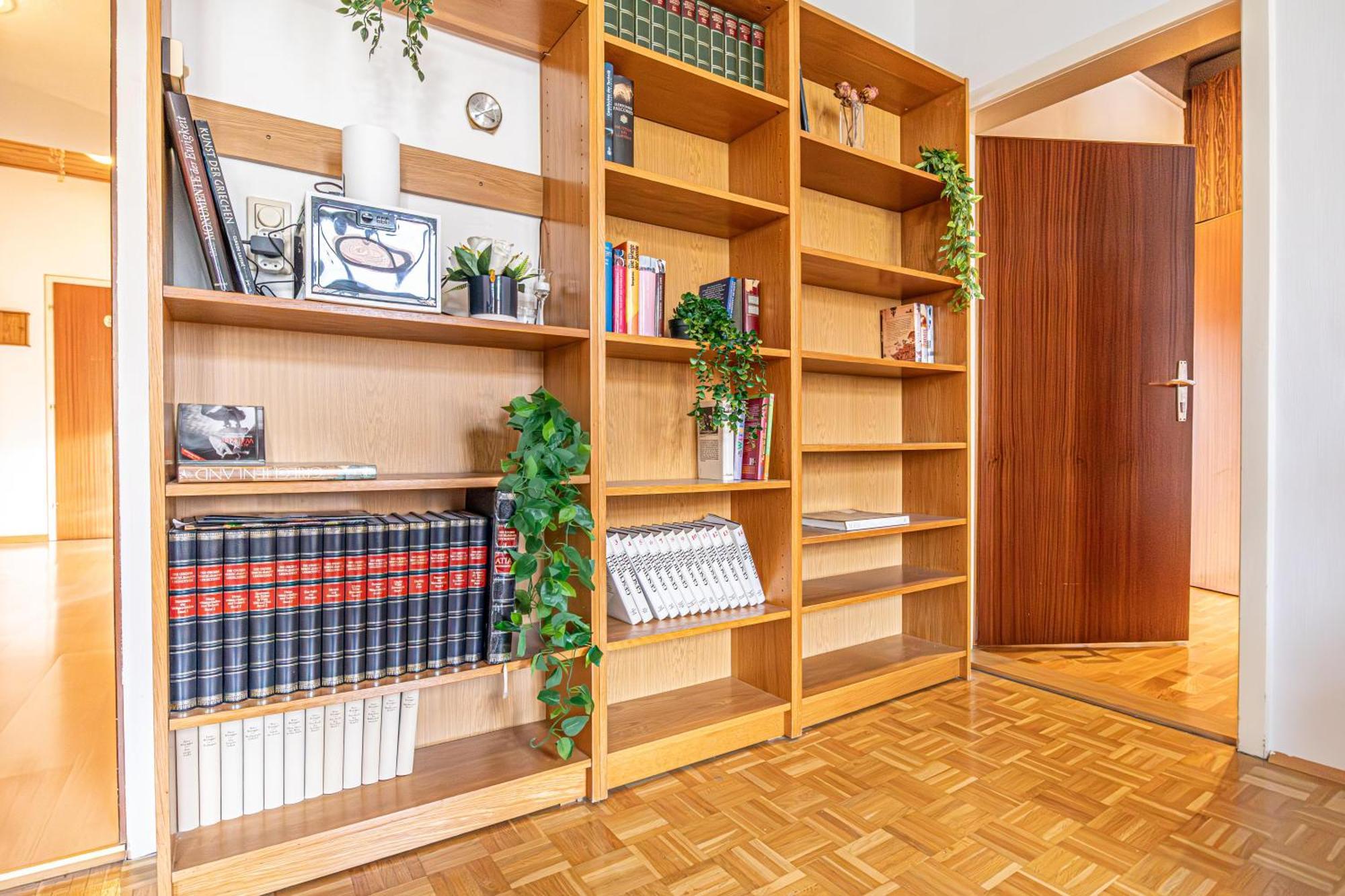 Vienna's Finest Spacious 2br & 1lr Wien